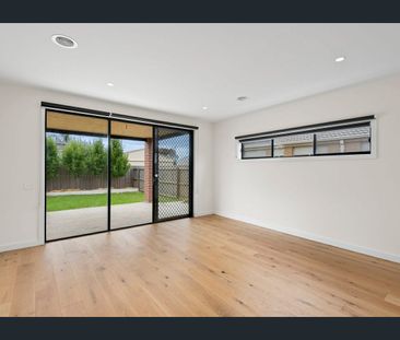 Spacious & Stylish Double Storey Home You’ll Love - Photo 1