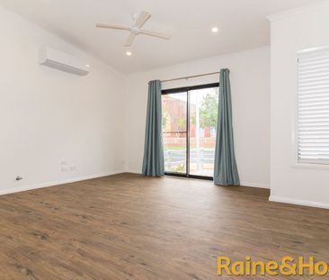 Spacious Unit In South - Photo 1