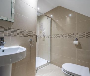 4 bedroom end of terrace house to rent - Photo 6