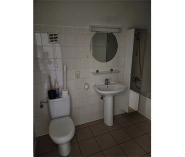 Een centraal gelegen appartement met terras - Photo 3