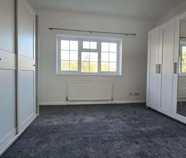 Just Refurbished Modern Bed - Sought After Lu Postcode, LU1 - Photo 2