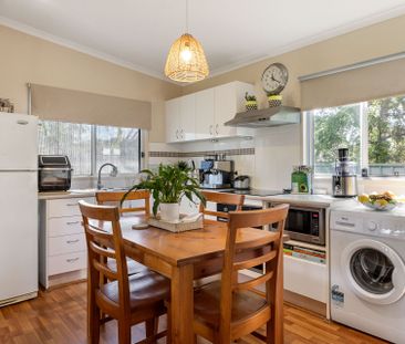 Spacious two bedroom granny flat - Photo 1