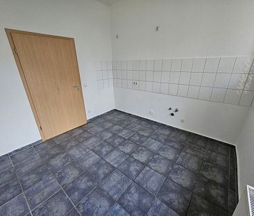 Schöne 2- Zimmerwohnung im Erdgeschoss inkl. Tageslichtbad mit Badewanne + separater Küchenbereich - Photo 4