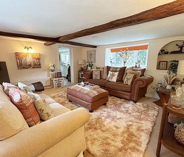 4 bedroom detached house to rent - Photo 2