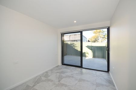 Brand New 1 Bedroom Granny Flat with Parking - Photo 3