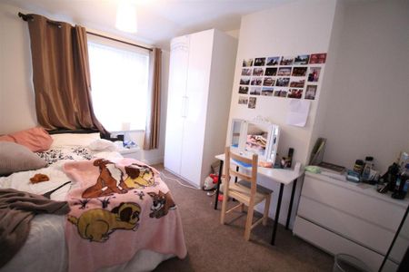 3 bedroom private hall to rent - Photo 4