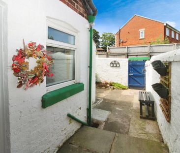 2 bedroom terraced house to rent - Photo 6