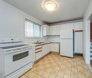 For Lease - 45 Taysham Crescent Unit# (Front), Toronto, Ontario - Photo 2