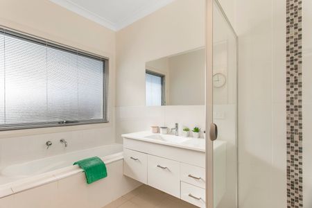 68 Chance Street, Crace ACT 2911 - House For Rent | Domain - Photo 5