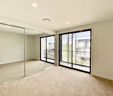 Near New Tri-Level Energy Efficient Home - Photo 4