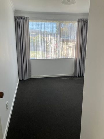 Charming 4BR Family Home in Lumsden! - Photo 5