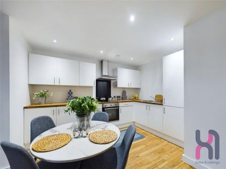 1 bedroom flat to rent - Photo 5