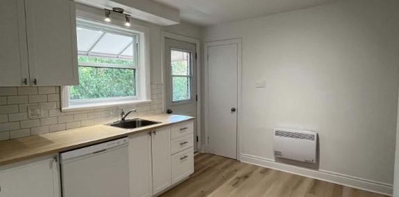 4 1/2 entièrement rénové et très ensoleillé, Vieux Longueuil - Photo 2