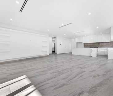 Brand New with 2 Ensuites ! - Photo 2