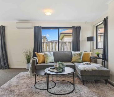 Beautiful Warm 3 Bedroom Home - Photo 4