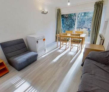 4 bedroom semi-detached house to rent - Photo 1