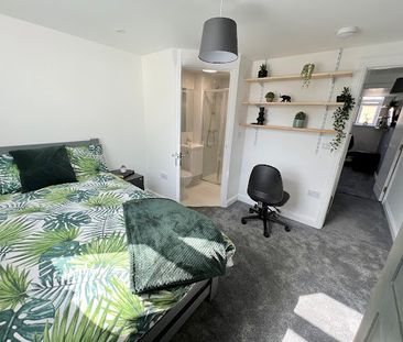 6 Bedroom, En-suite, 119 Northfield Road – Student Accommodation Co... - Photo 6