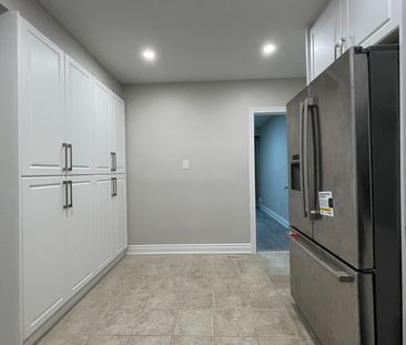 For Lease - 83 Painswick Crescent, Toronto, Ontario - Photo 2