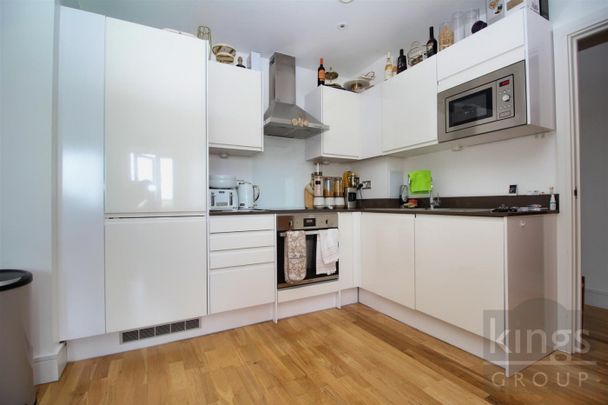 2 Bedroom Flat - Purpose Built To Let - Photo 1