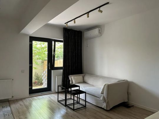 Studio cu curte proprie / metrou Stefan cel Mare/ Centrala p - Fotografie 1