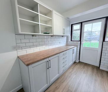 4 bedroom semi-detached house to rent - Photo 5