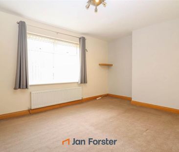 2 bedroom semi-detached house to rent - Photo 3