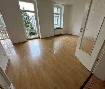 1. OG / neuer Vinylboden/ Wanne + Dusche / Süd-Balkon u.v.m. - Photo 1
