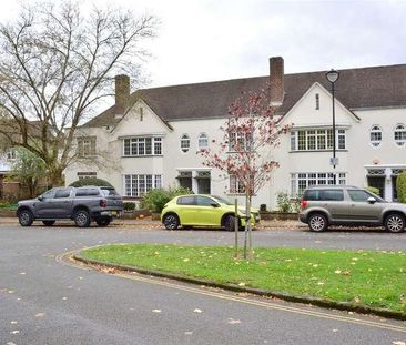 Lock Chase, London, SE3 - Photo 1