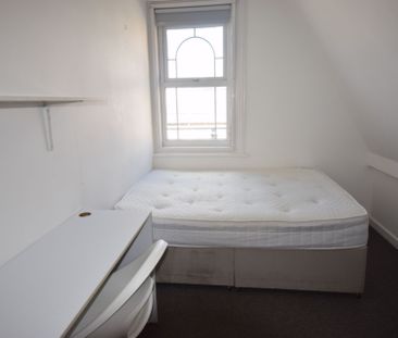 3 Bedroom Flat To Rent in Lansdowne - £1,350 pcm Tenancy Info - Photo 1