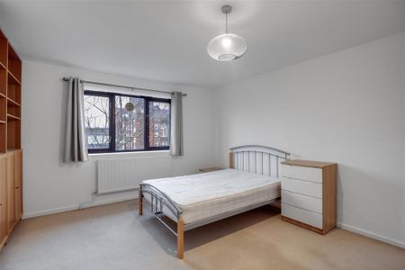 3 bedroom flat to rent - Photo 2
