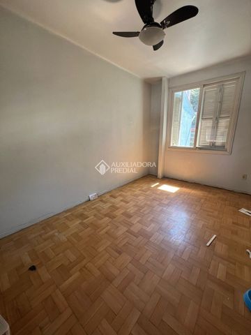 Casa com 3 quartos e 230m² para alugar em Auxiliadora, Porto Alegre. - Foto 2