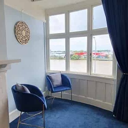 Stunning apartment above the Whanganui Awa - Photo 1