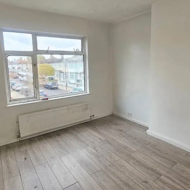 2 Bed Flat, Streatham Vale, SW16 - Photo 1