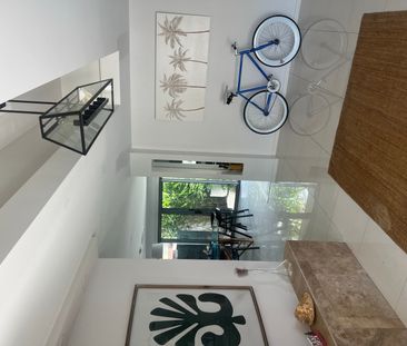 Broadbeach Waters - Photo 4