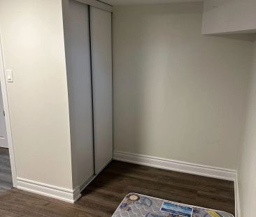 640 Farwell Crescent #Basement - Photo 5