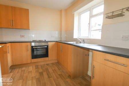 1 bedroom Flat for rent - Photo 3