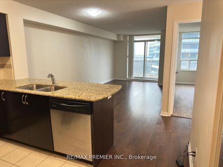 For Lease - 73 King William Crescent Unit# 609, Richmond Hill, Ontario - Photo 2
