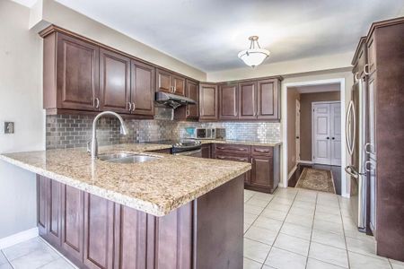 For Lease - 2667 Wynten Way, Oakville, Ontario - Photo 4