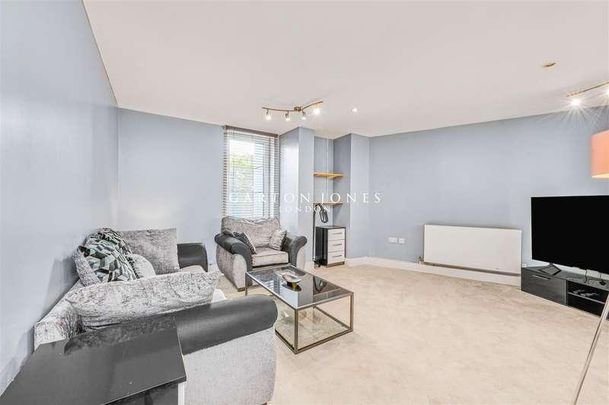 Salamanca Place, Vauxhall, London, SE1 - Photo 1