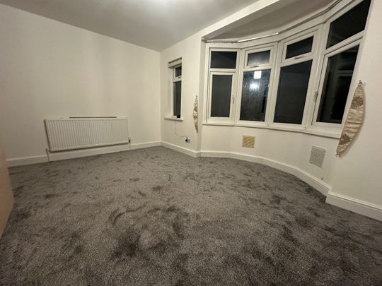 3 Bed Terraced House, Woodlands Road, E17 - Photo 1