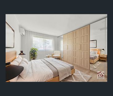 LIGHT-FILLED RECENTLY RENOVATED FAMILY HOME! - Photo 2