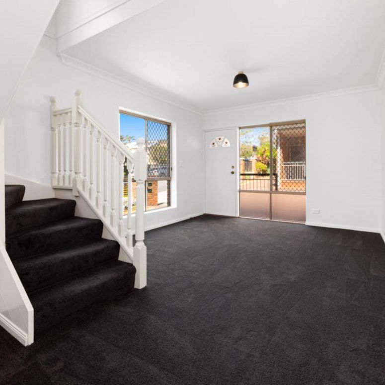 1/29 Halstead Street, Coorparoo QLD 4151 - Townhouse For Rent | Domain - Photo 1