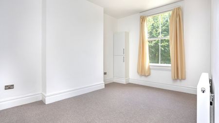 First Floor Flat, Tisbury Road, Hove, BN3 - Photo 3