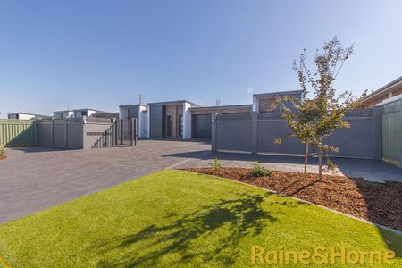 GATED ESTATE in Southlakes - Photo 2