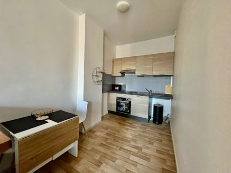 Location Appartement 1 pièce 35m² - Photo 5