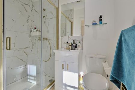 3 bedroom Student Flat to rent in Ridley Place, Newcastle Upon Tyne - Photo 2