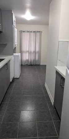 3 Bedroom, 1.5 Bath Upper Level for Rent - Photo 1