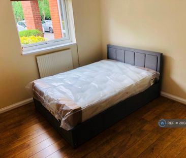 3 bedroom flat to rent - Photo 6