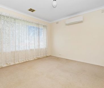 Comfort meets convenience in this rental haven! - Photo 3