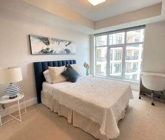 Fully Furnished 1 Bed + Den Luxury Suite Steps to Subway Station in Bl - Photo 2